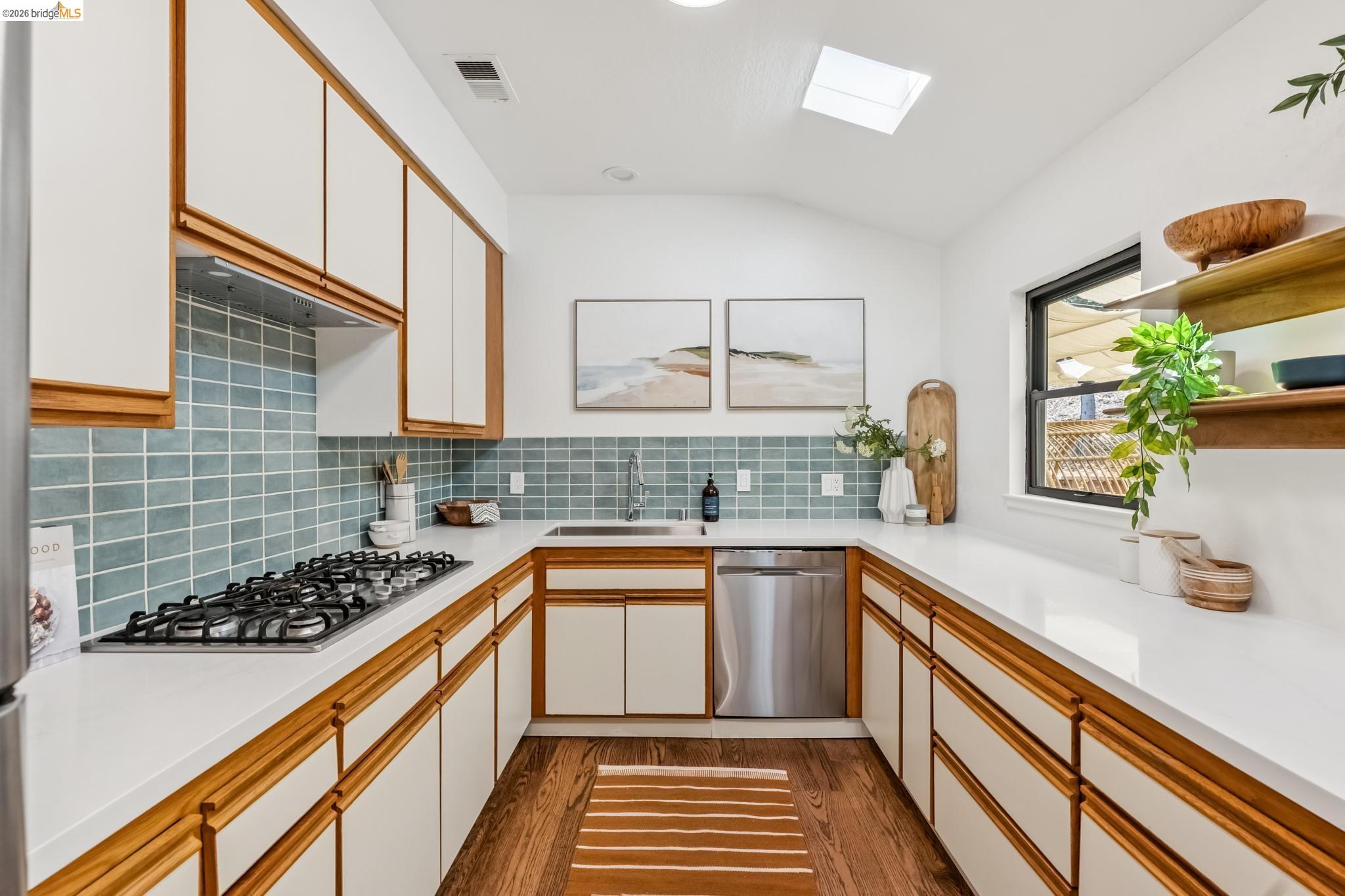 33 Valley Dr