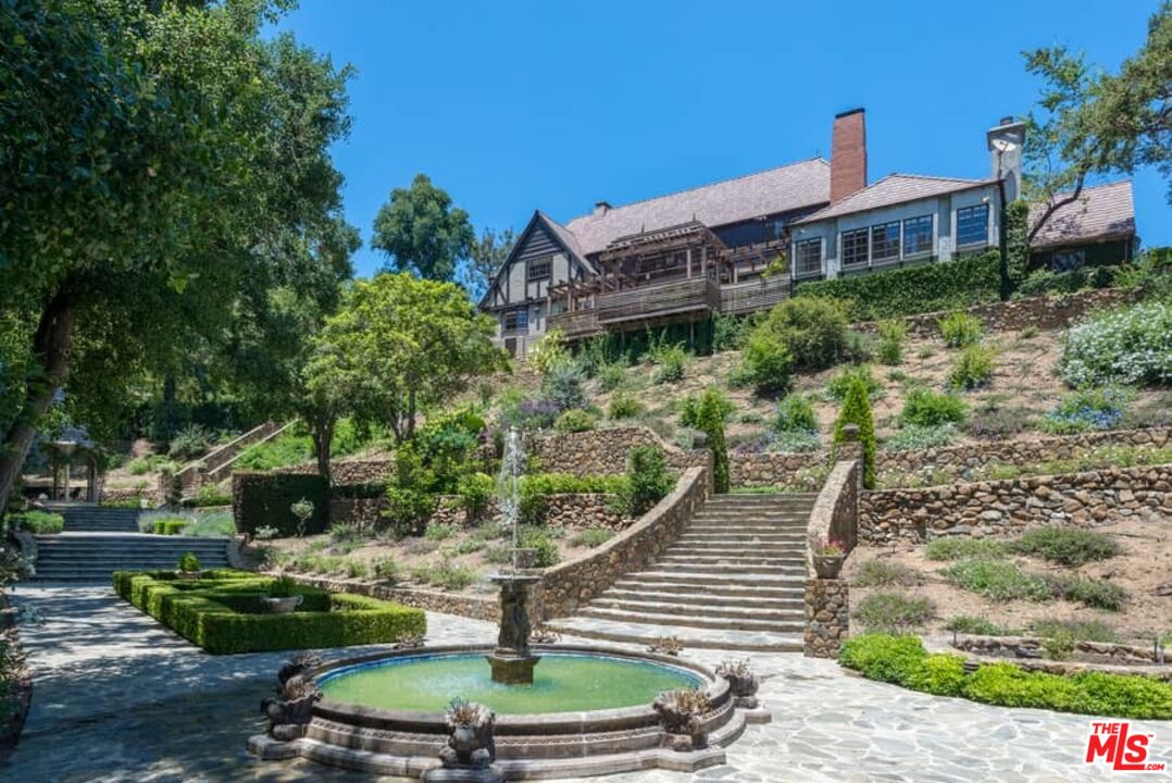 1957 MANDEVILLE CANYON RD