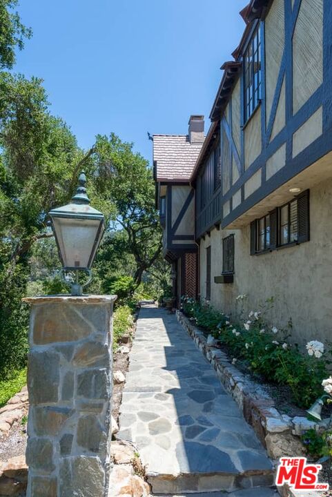 1957 MANDEVILLE CANYON RD