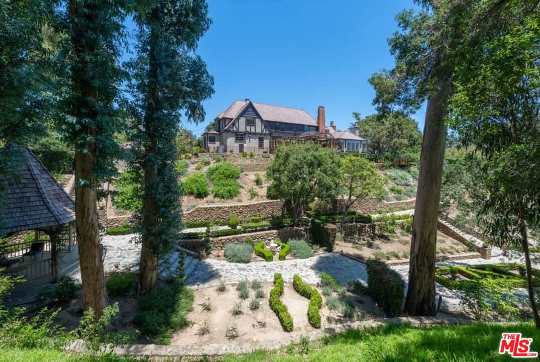 1957 MANDEVILLE CANYON RD