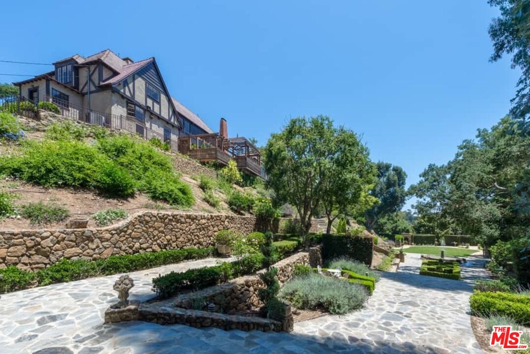 1957 MANDEVILLE CANYON RD