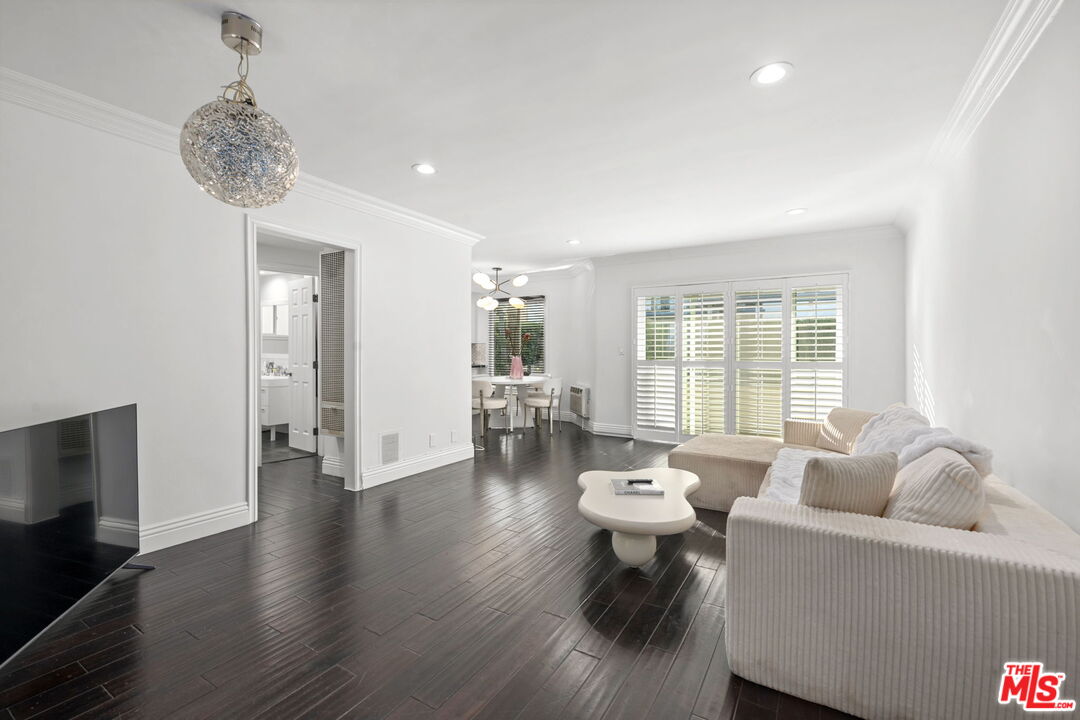 11646 Chenault St Unit: 2