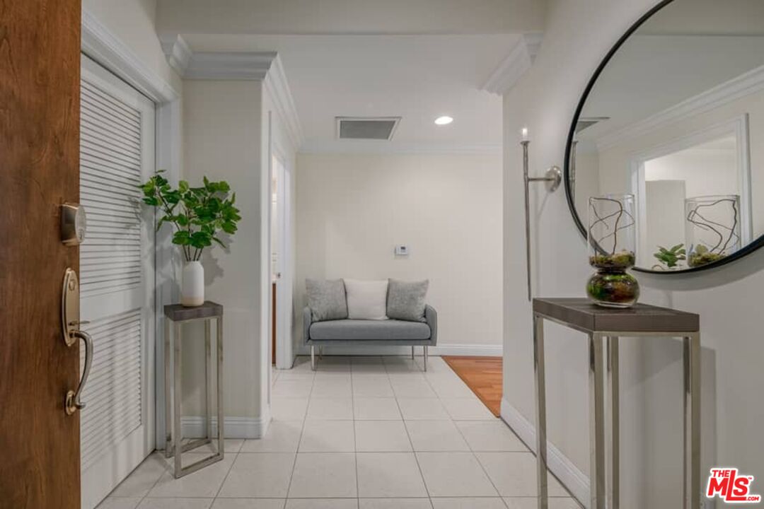 10617 EASTBORNE AVE Unit: PH2