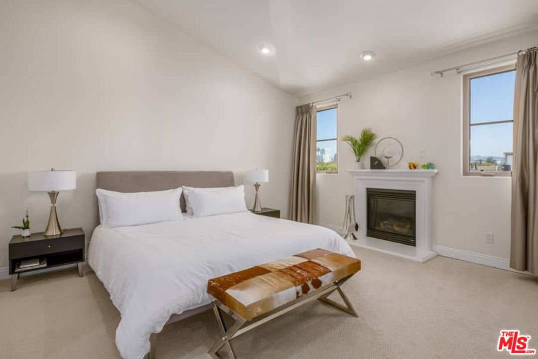 10617 EASTBORNE AVE Unit: PH2