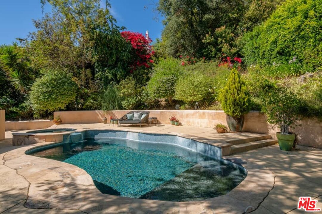 9545 Dalegrove Dr
