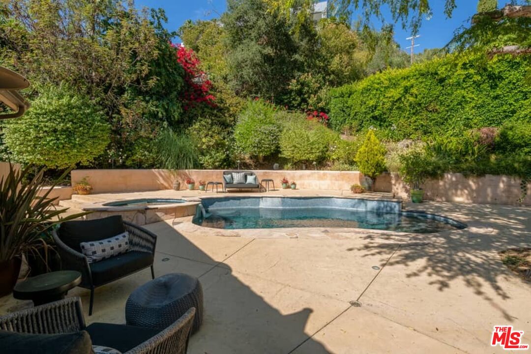 9545 Dalegrove Dr