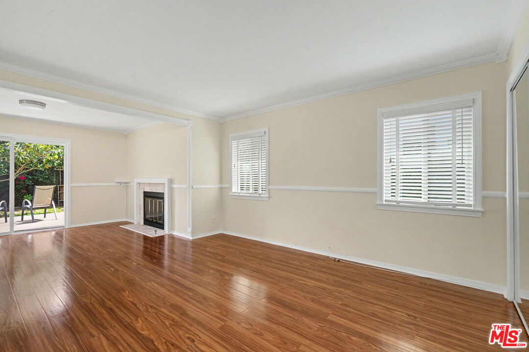 3542 Greenwood Ave