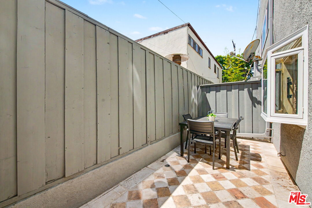 2408 34th St Unit: 4