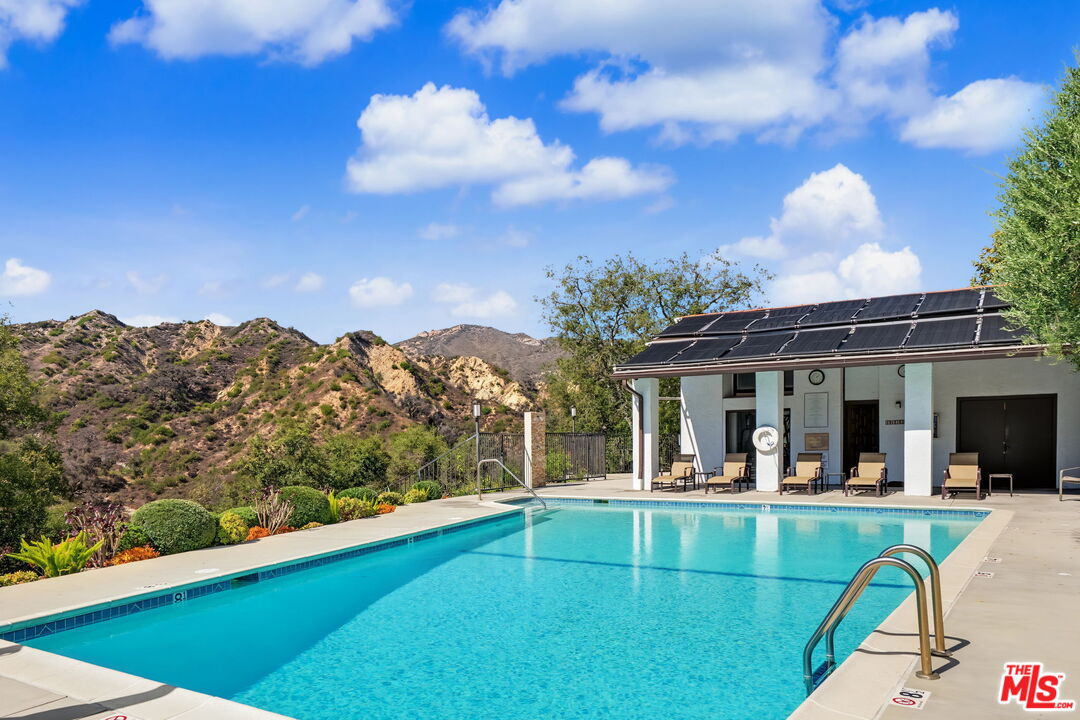 1535 Michael Ln