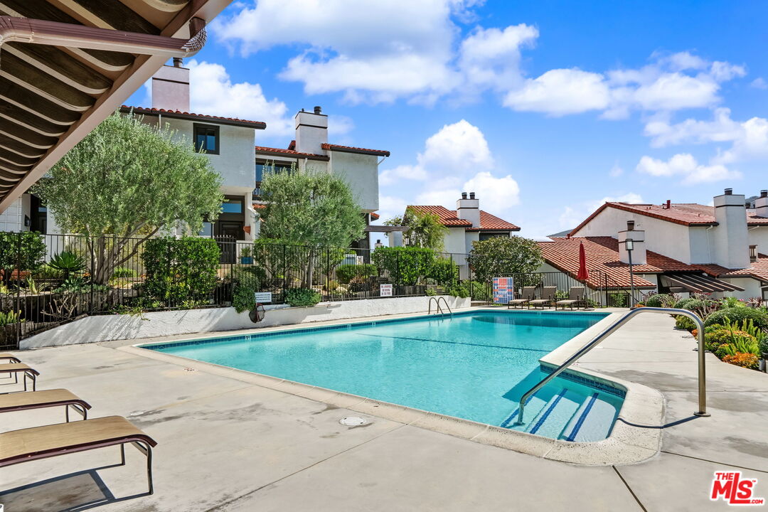 1535 Michael Ln