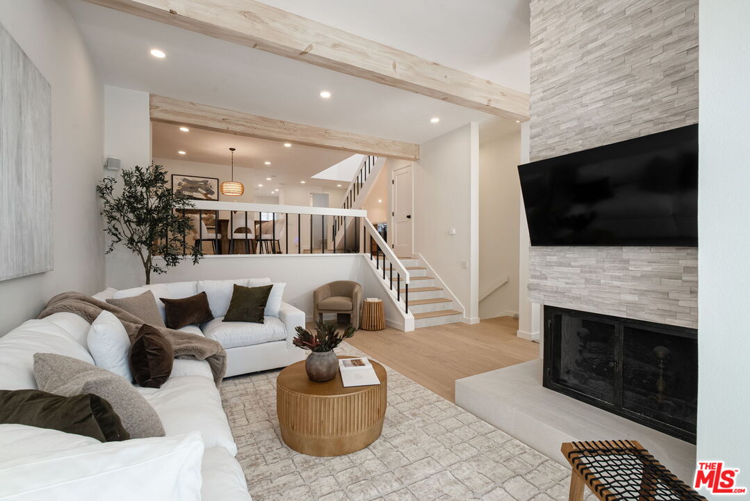 1535 Michael Ln