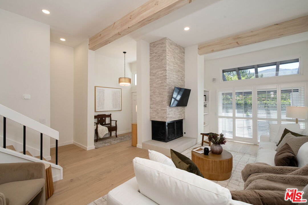 1535 Michael Ln