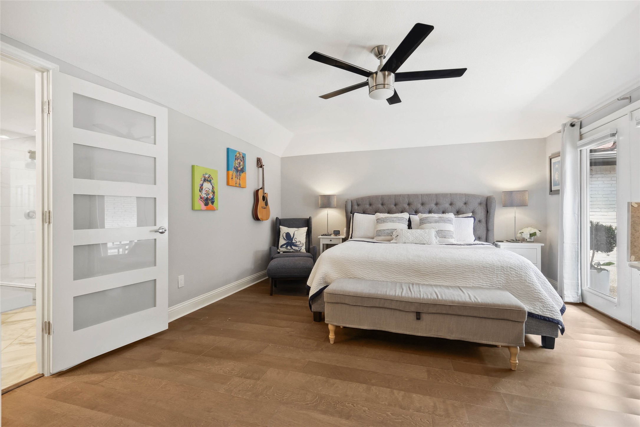 2712 Knollwood Court