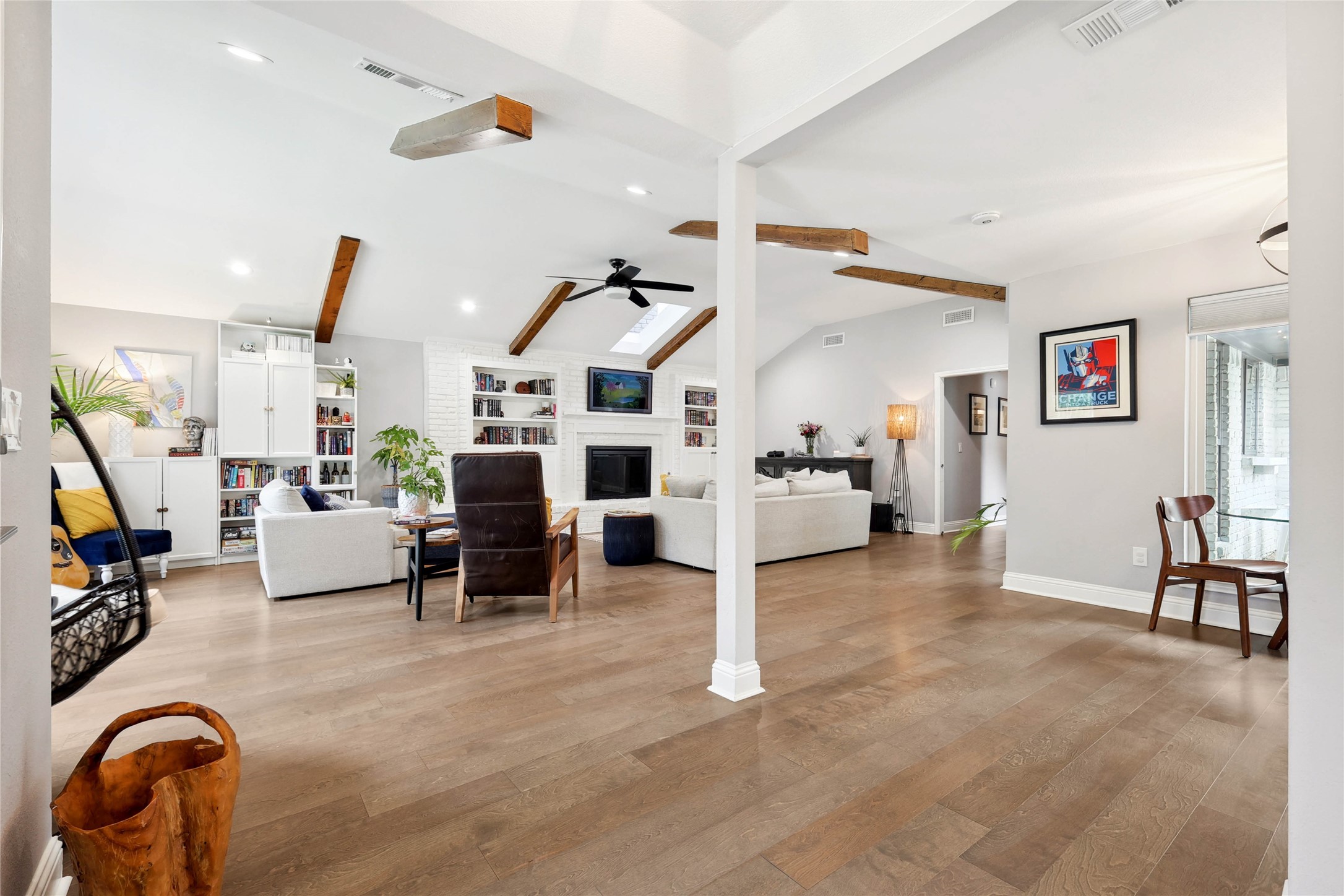 2712 Knollwood Court