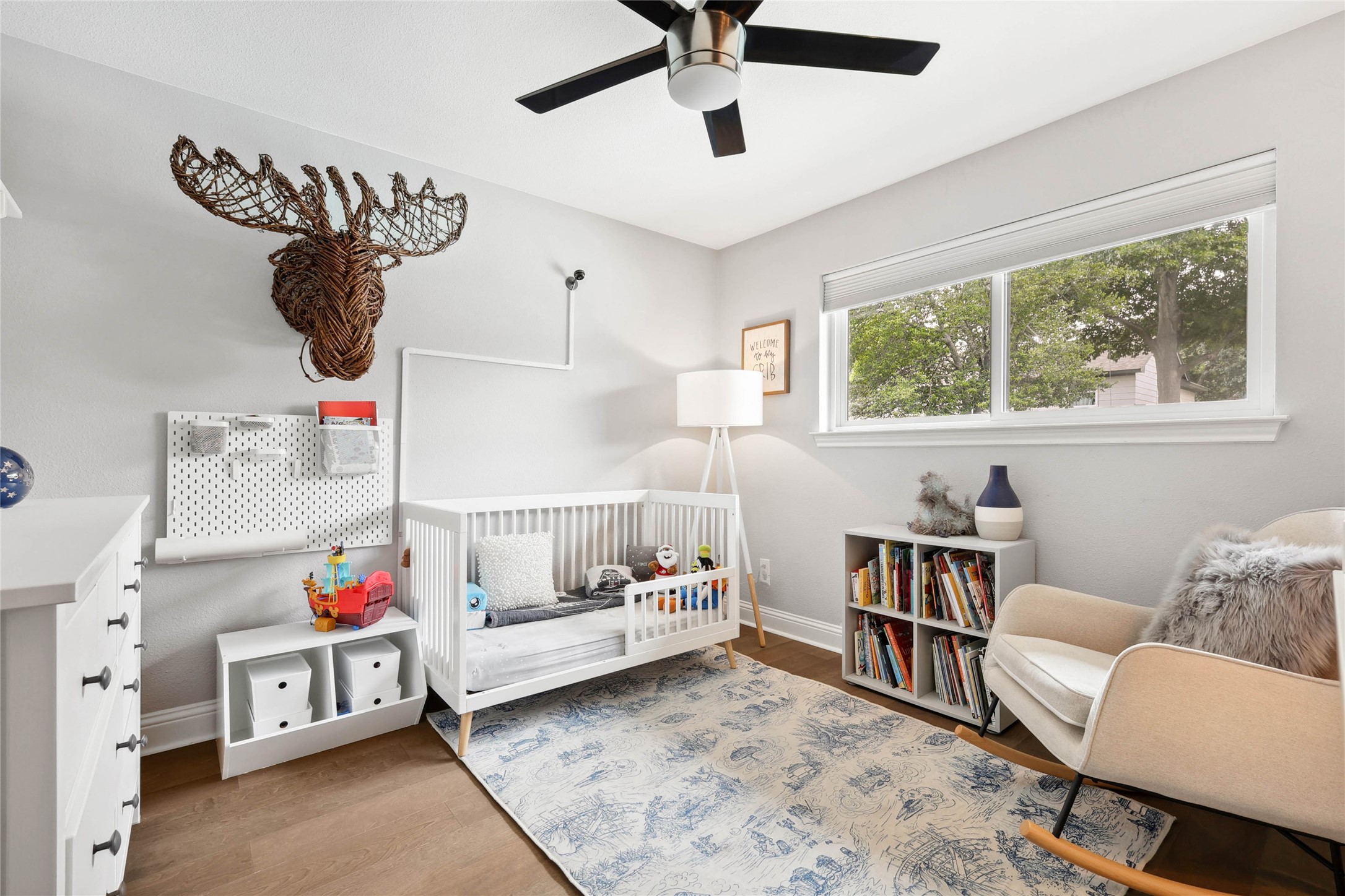 2712 Knollwood Court