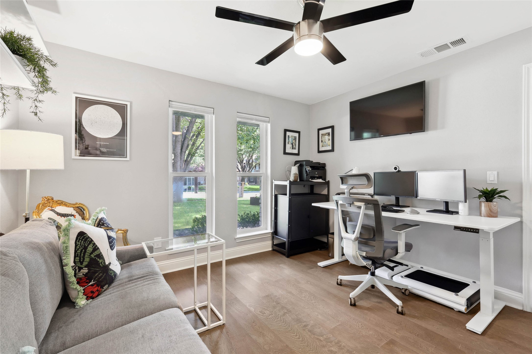 2712 Knollwood Court