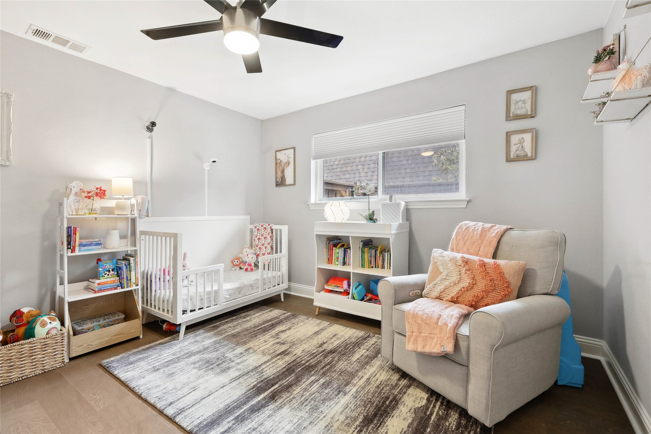 2712 Knollwood Court