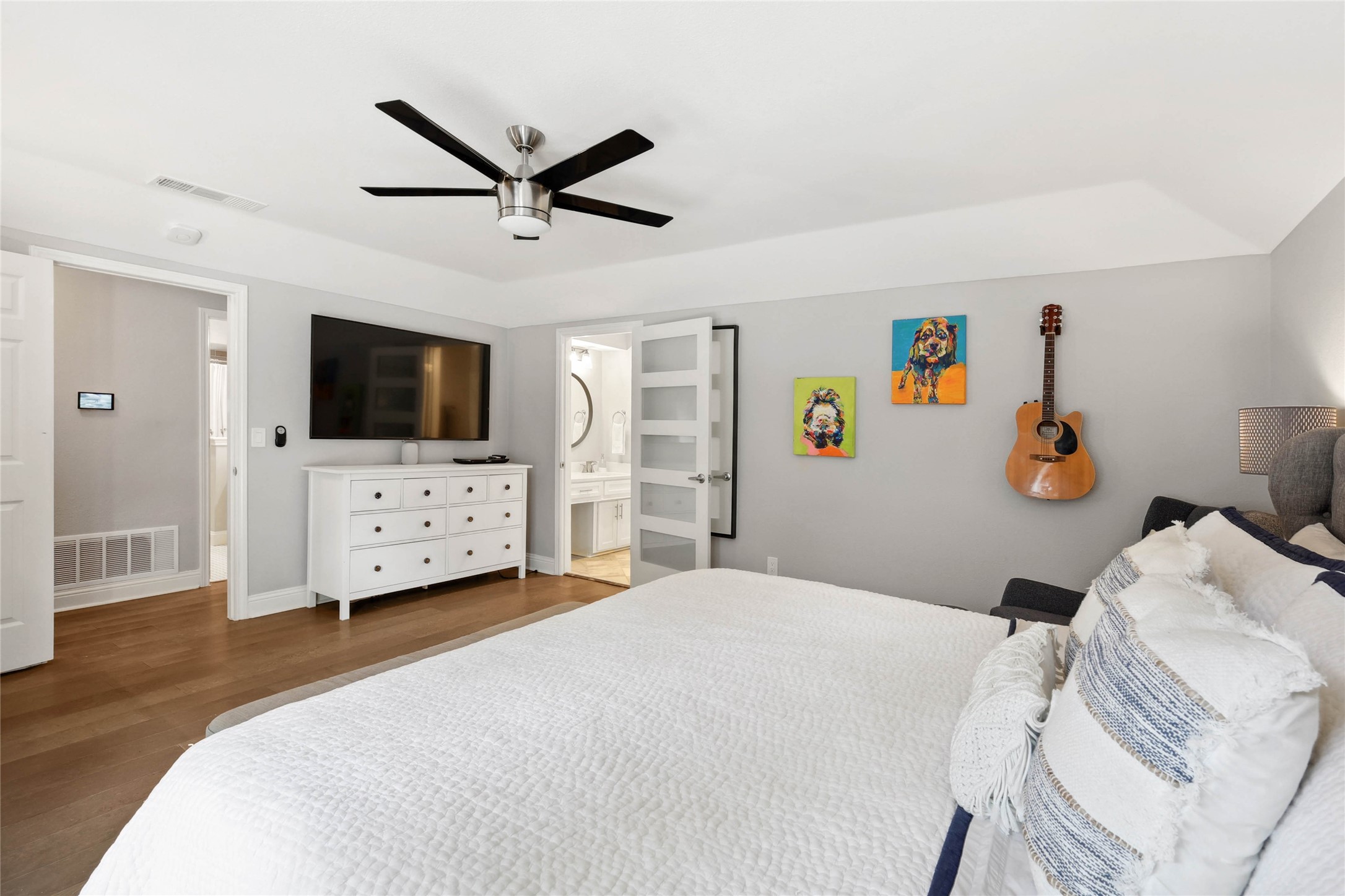 2712 Knollwood Court