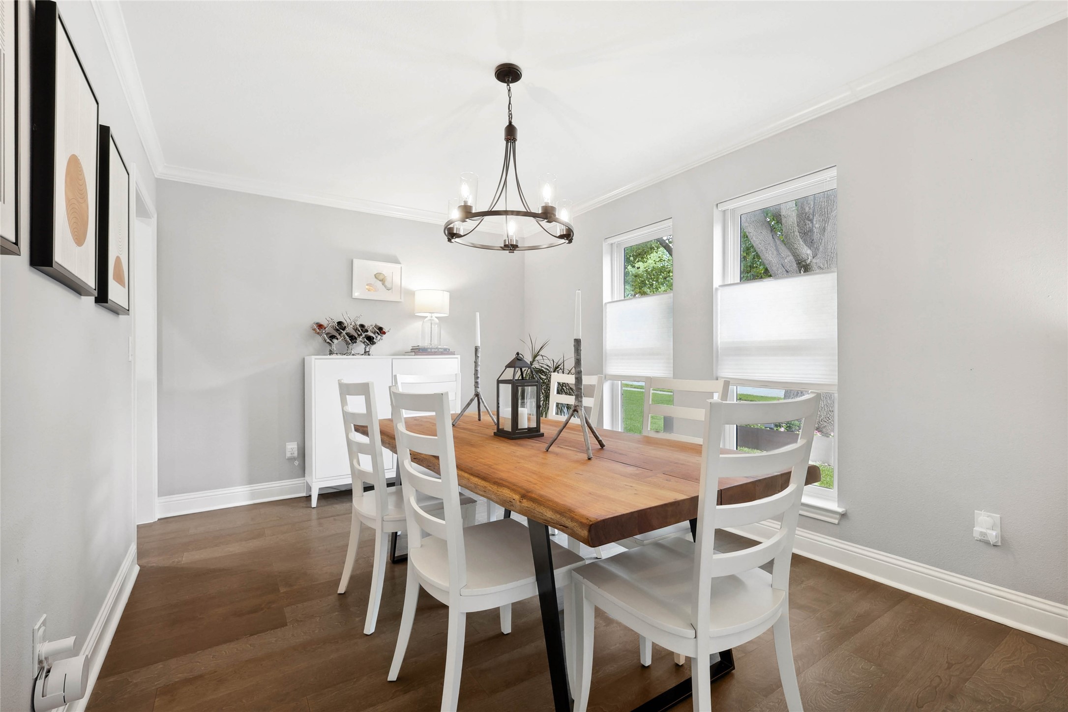 2712 Knollwood Court