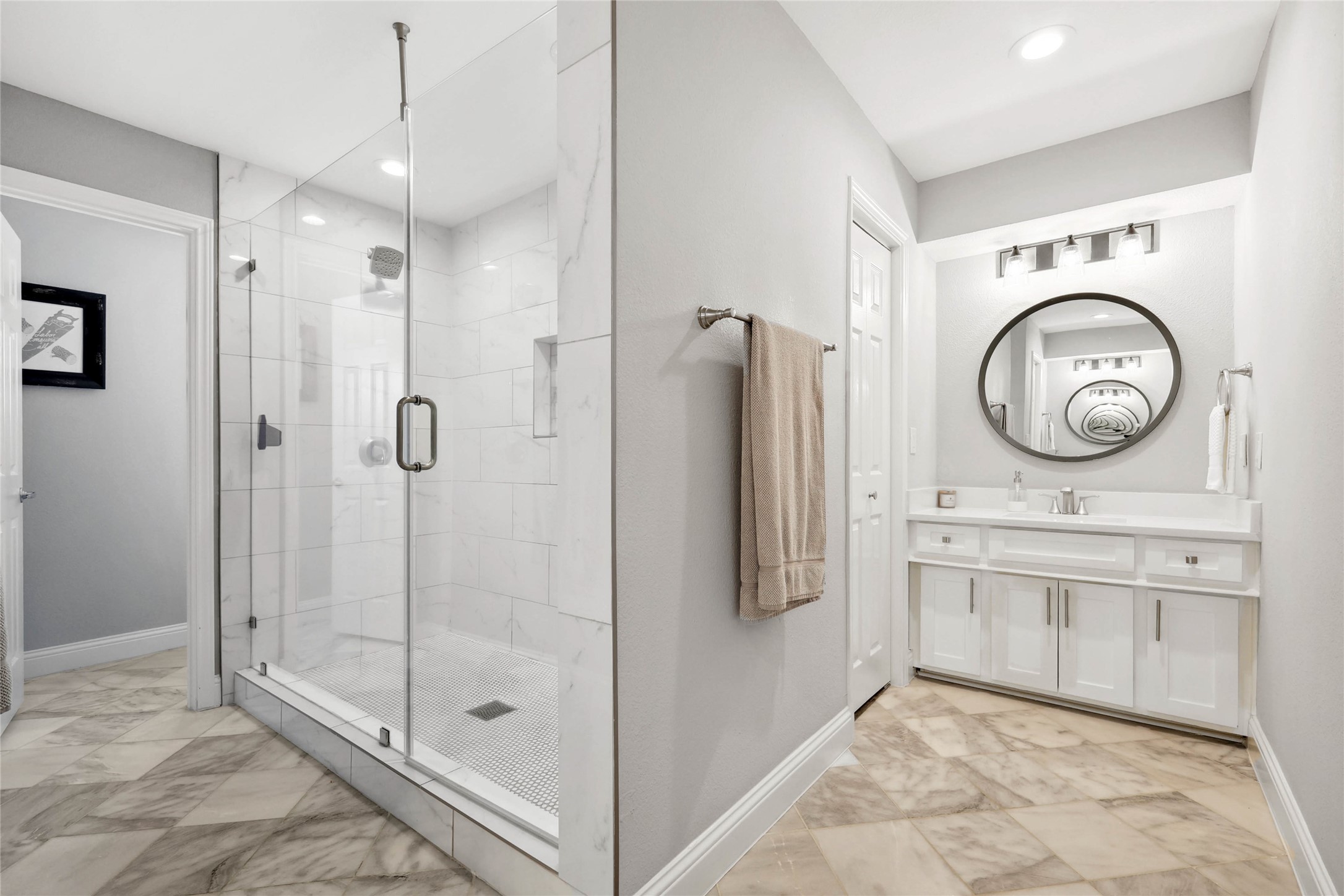 2712 Knollwood Court