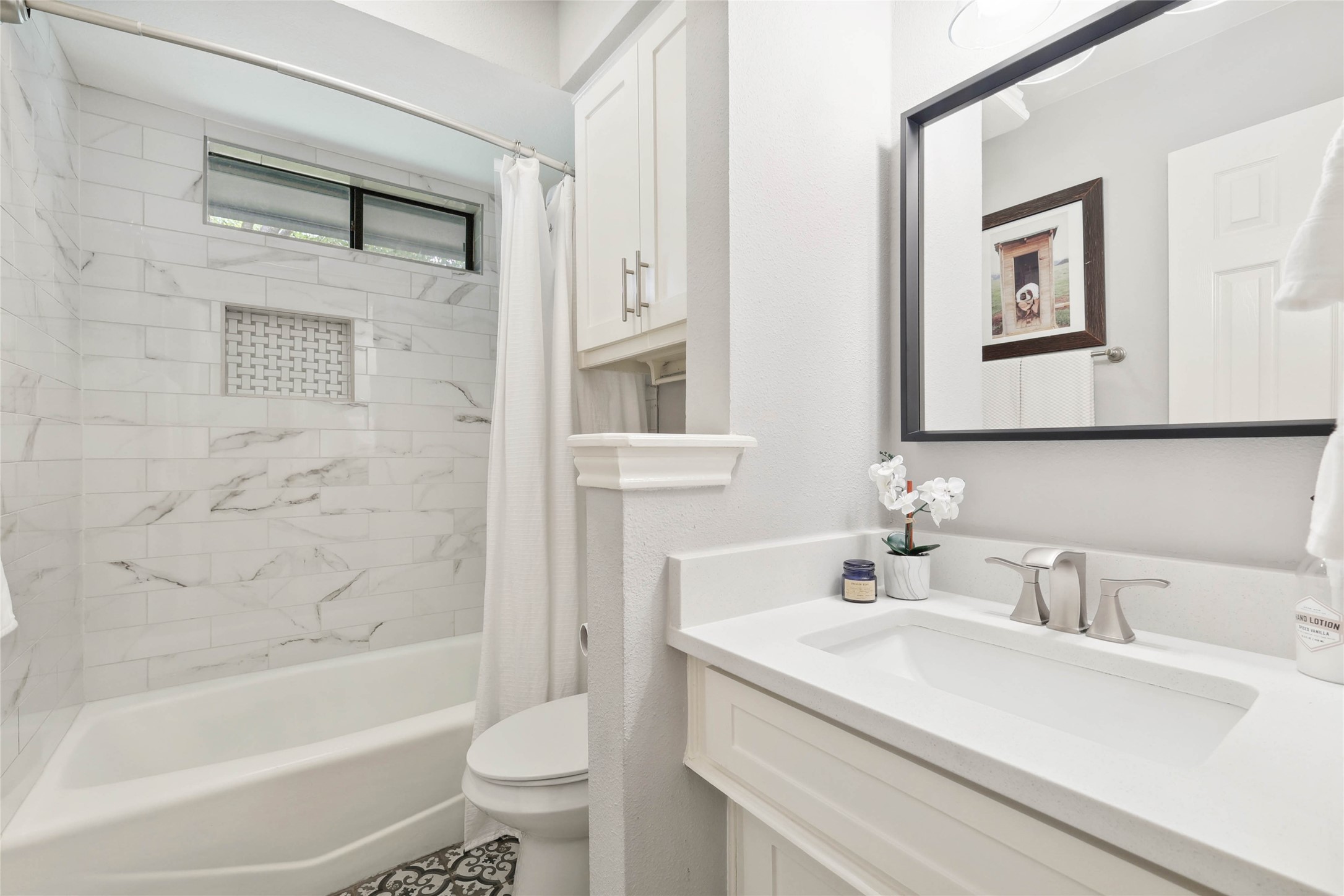 2712 Knollwood Court