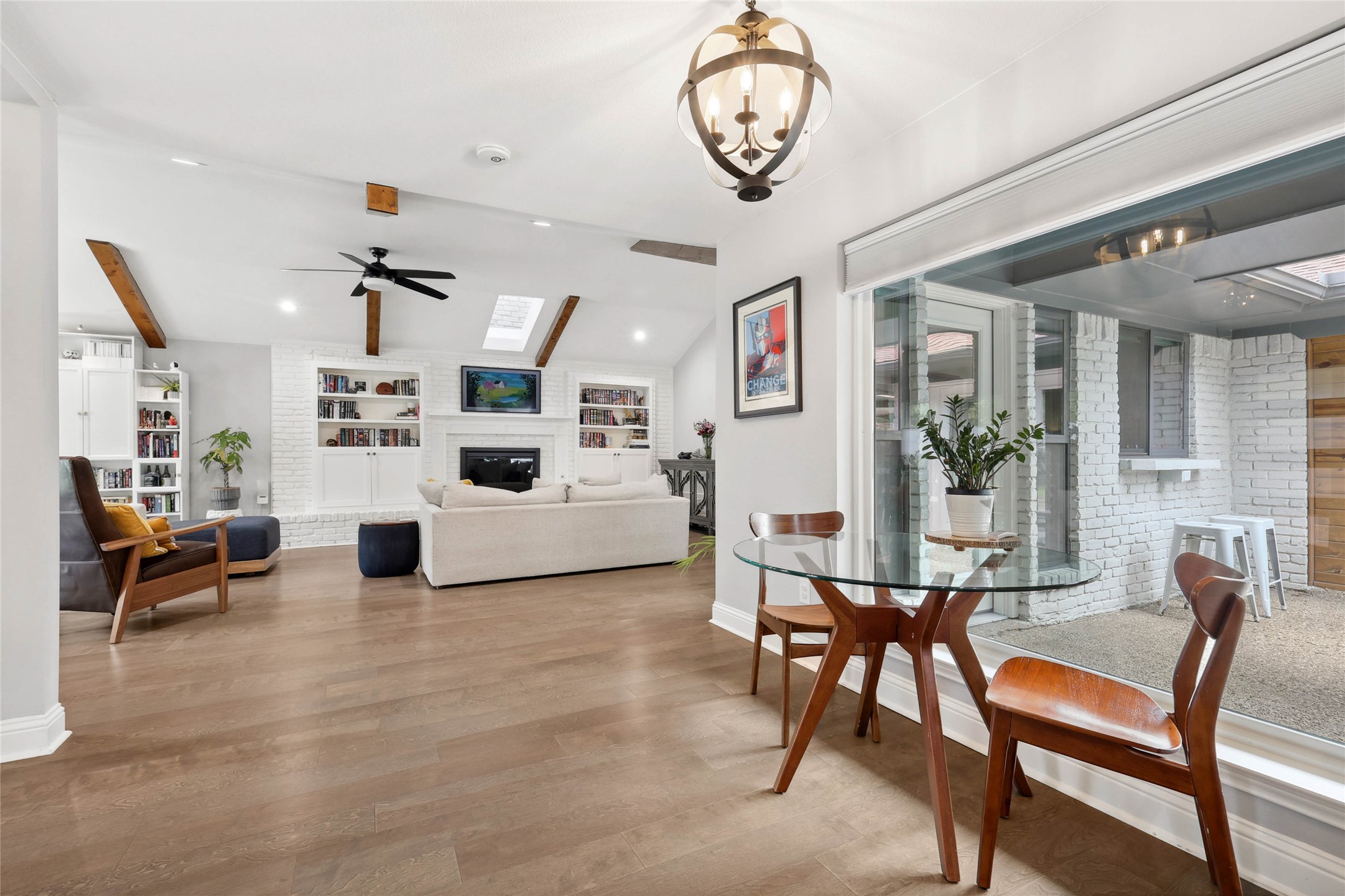 2712 Knollwood Court