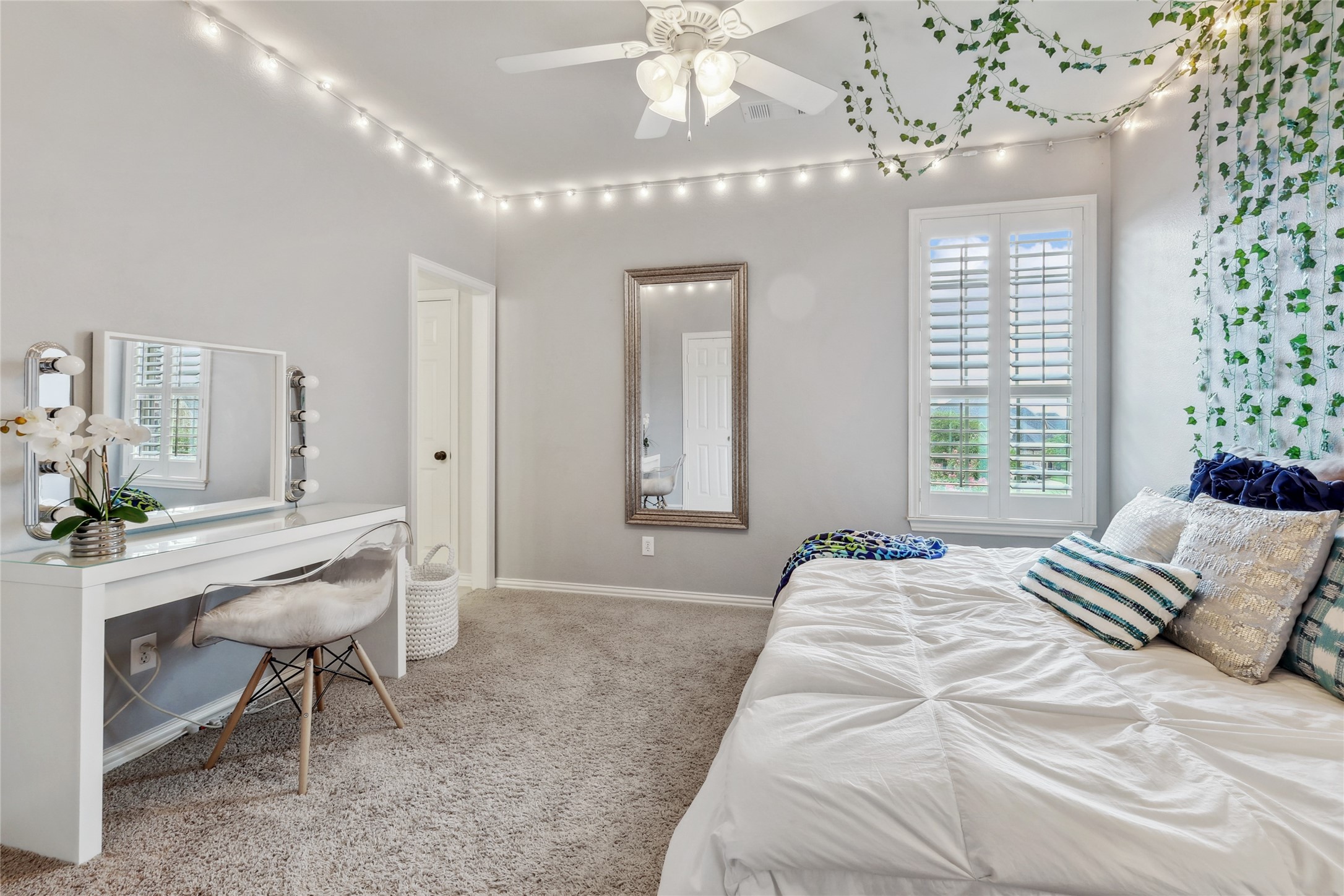 8700 Scarlet Trail