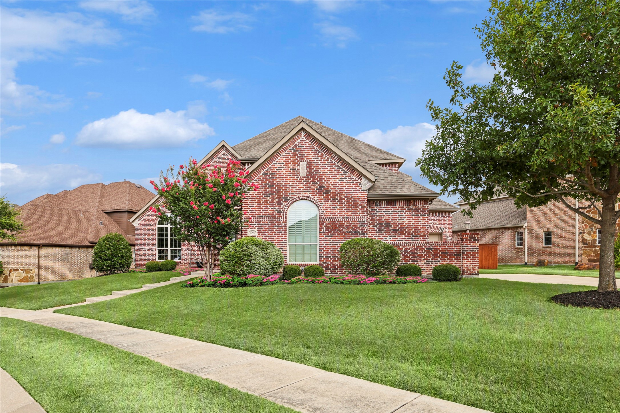 8700 Scarlet Trail