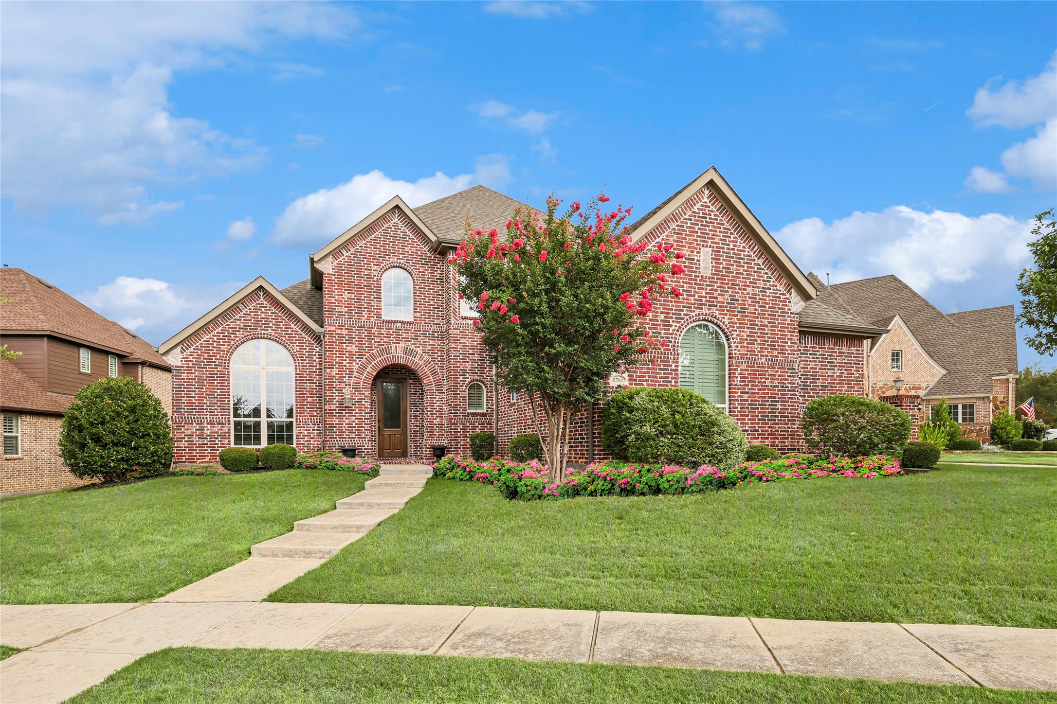 8700 Scarlet Trail
