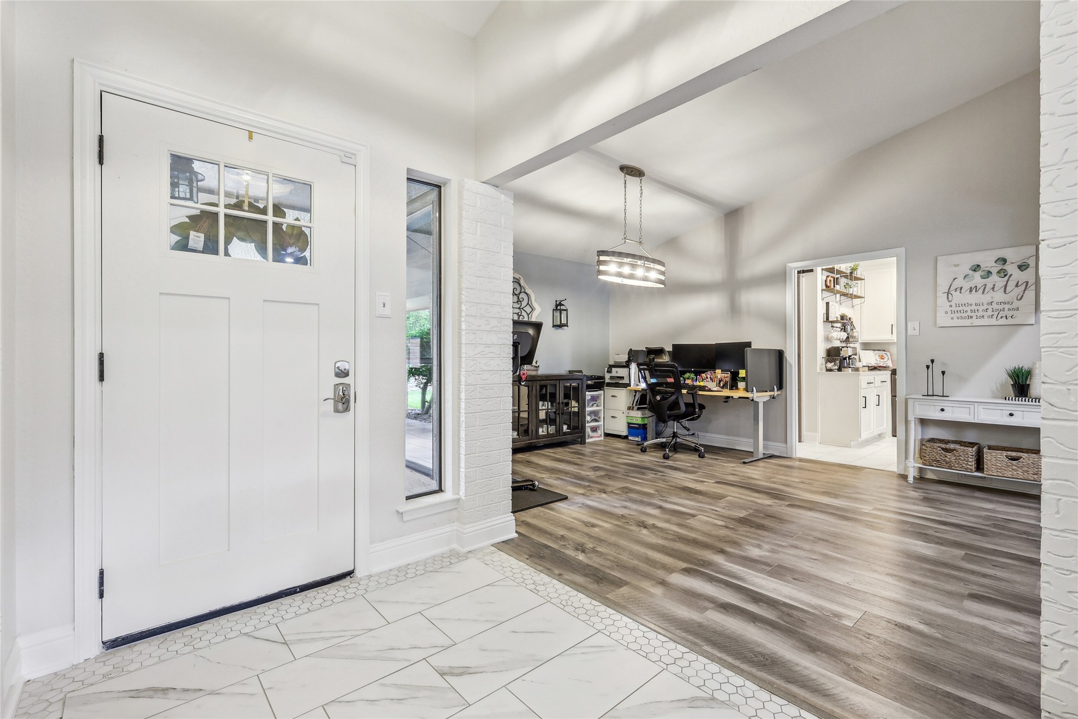 325 Pebble Knoll