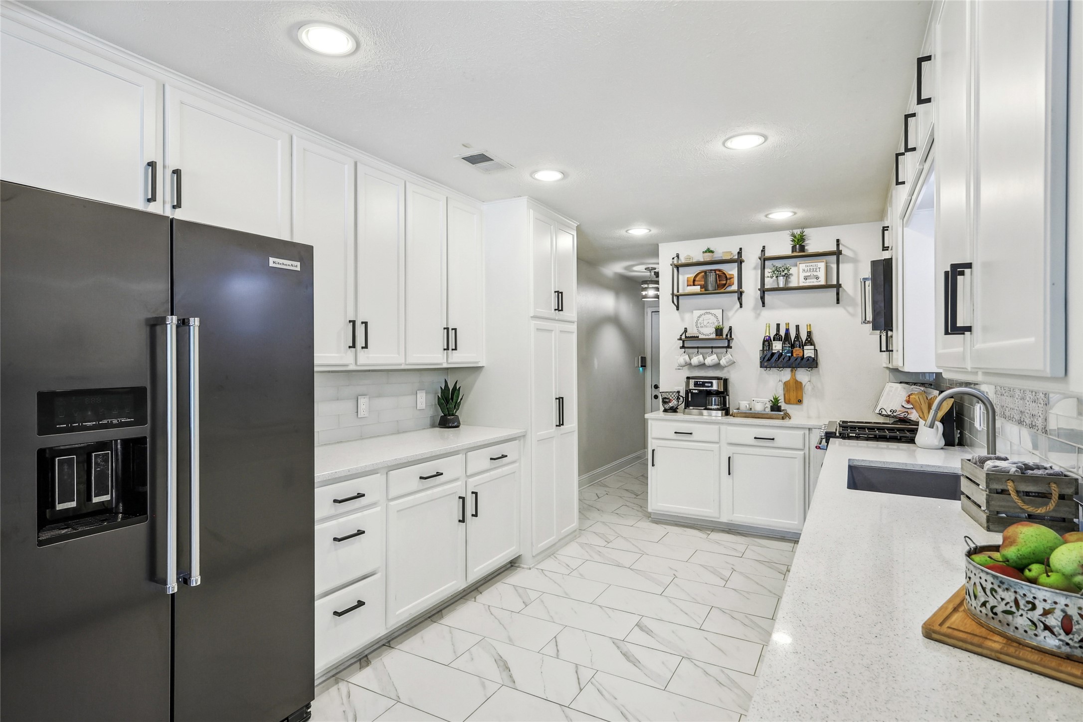 325 Pebble Knoll