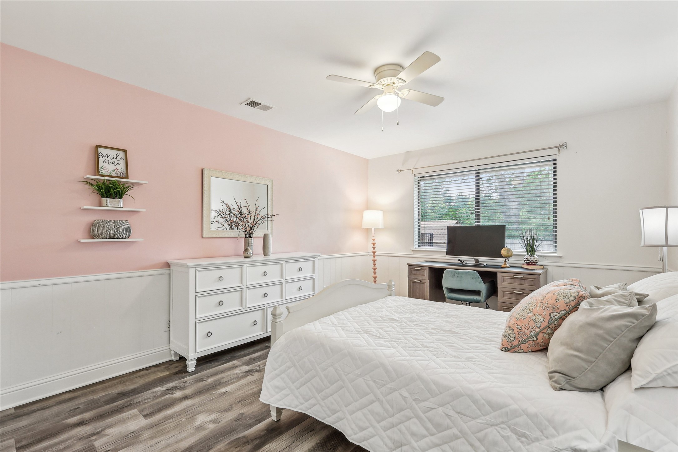 325 Pebble Knoll