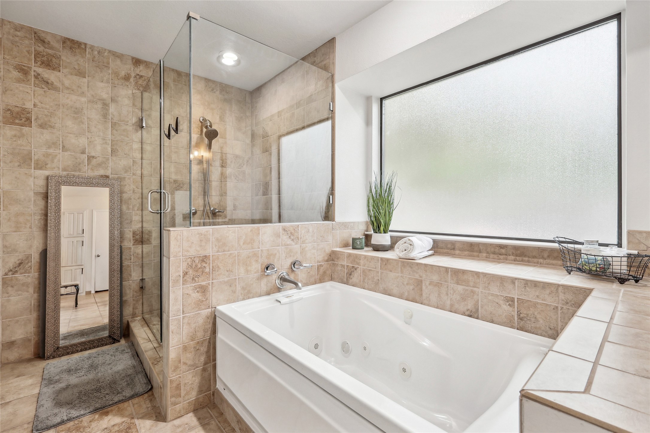 325 Pebble Knoll