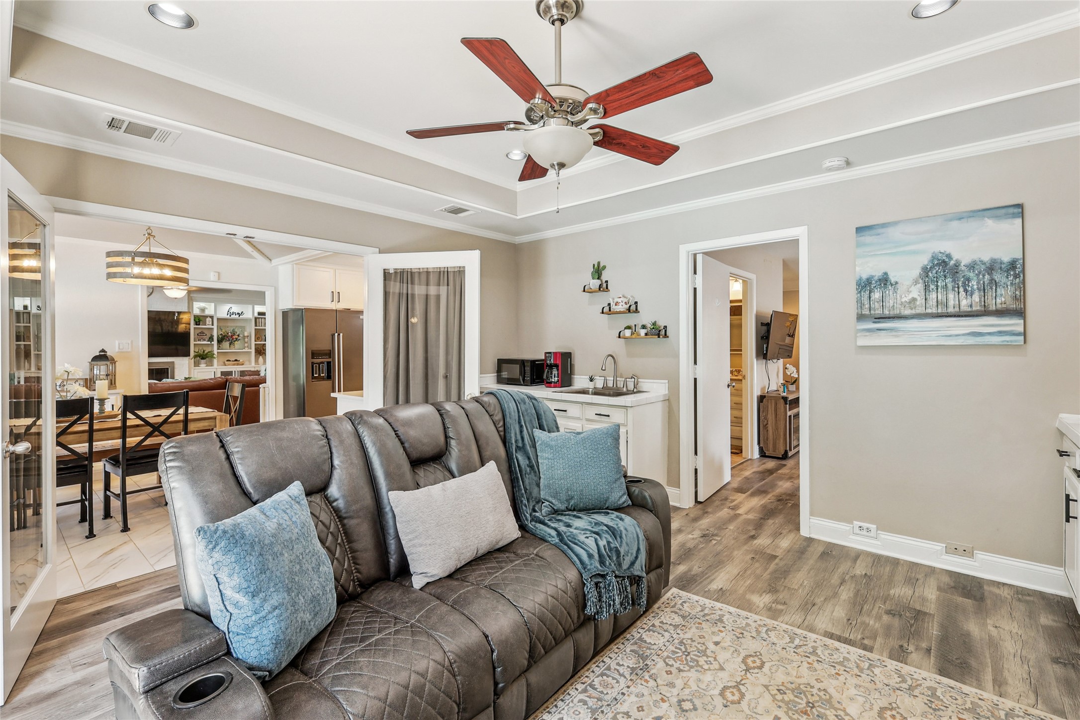 325 Pebble Knoll