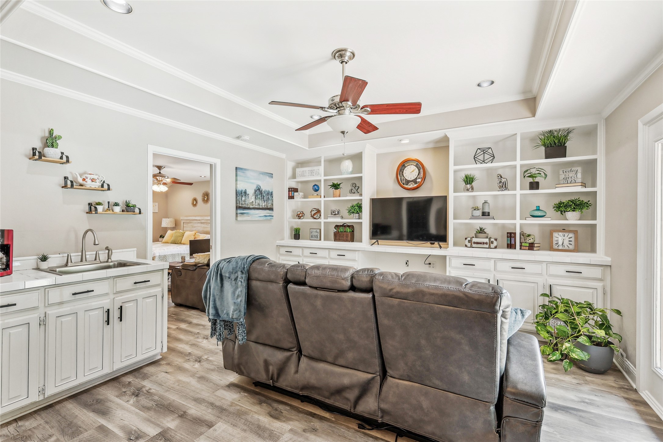 325 Pebble Knoll