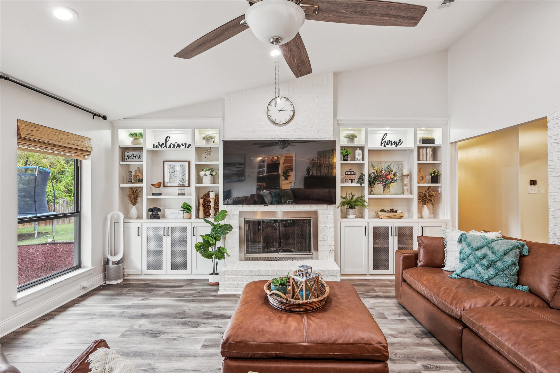 325 Pebble Knoll