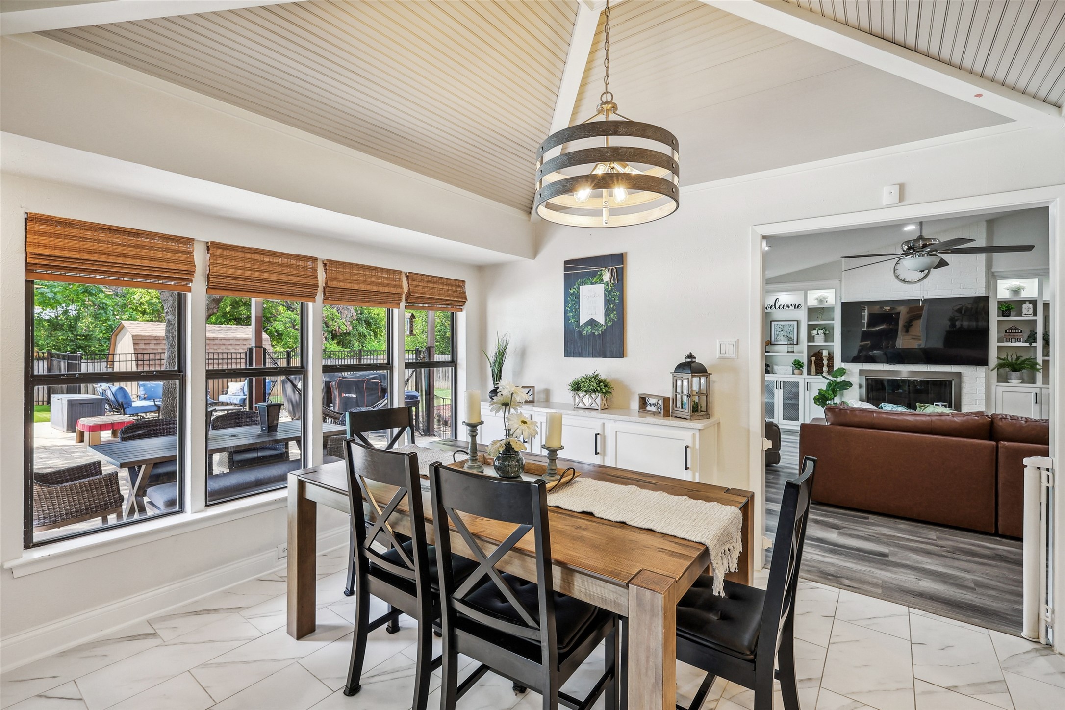 325 Pebble Knoll