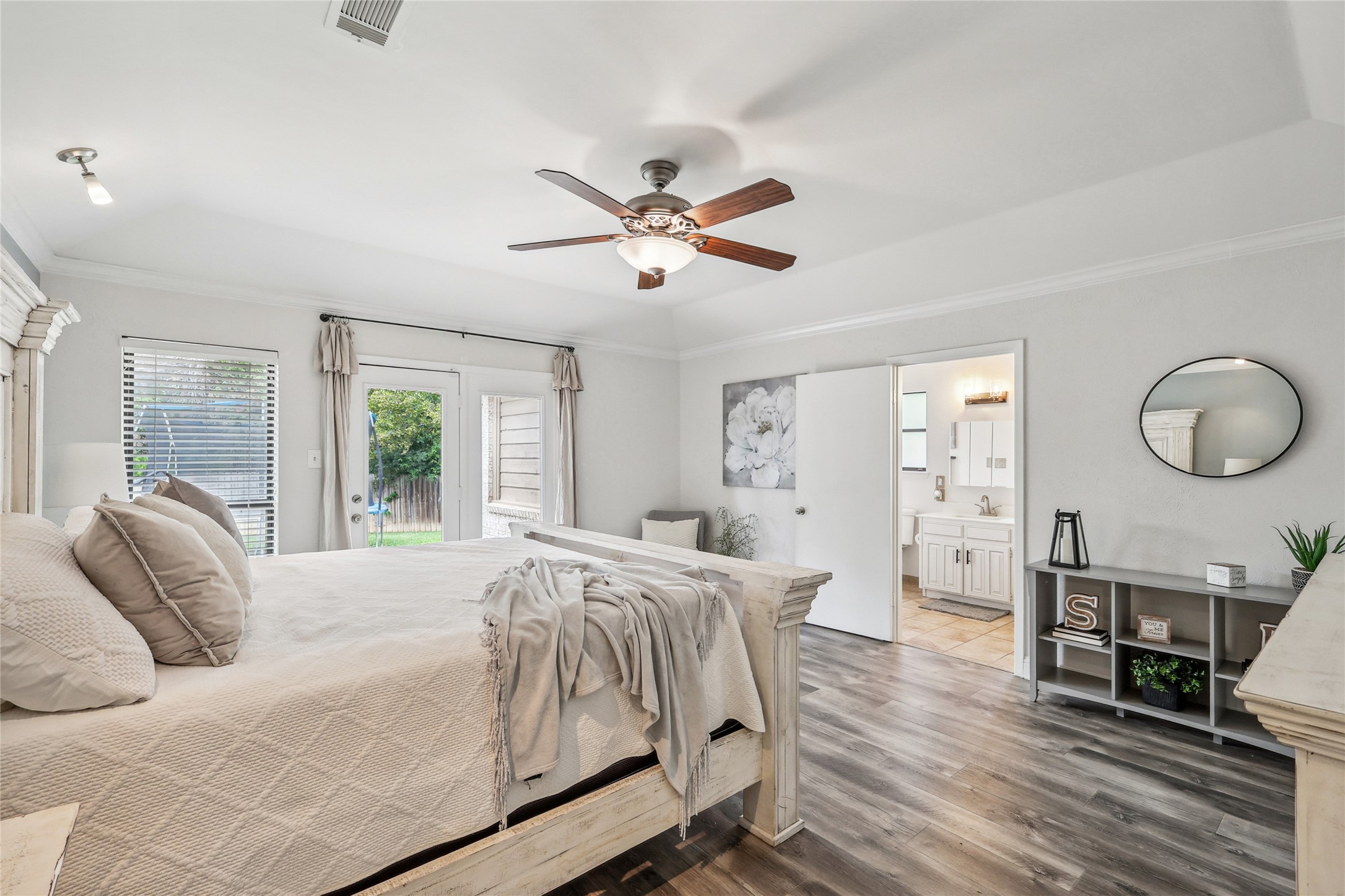 325 Pebble Knoll