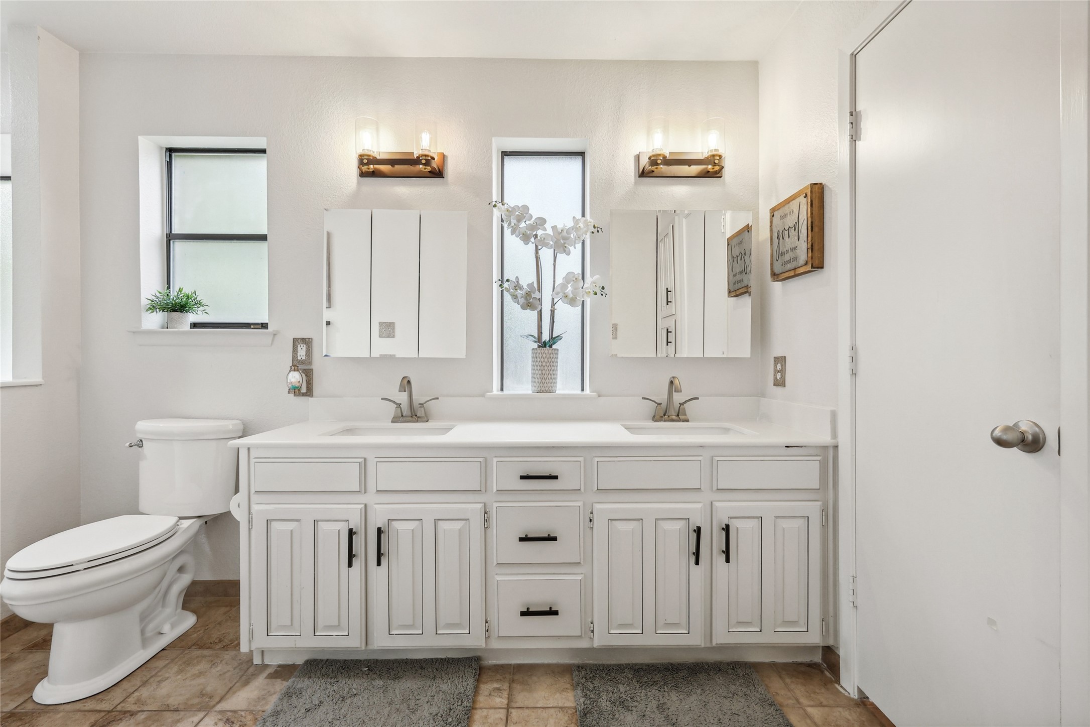 325 Pebble Knoll