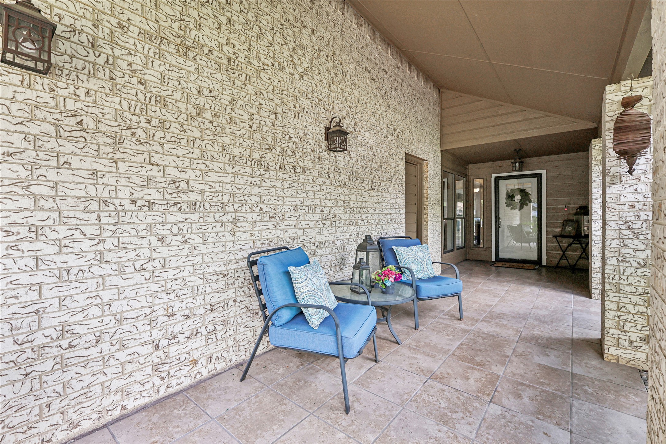 325 Pebble Knoll