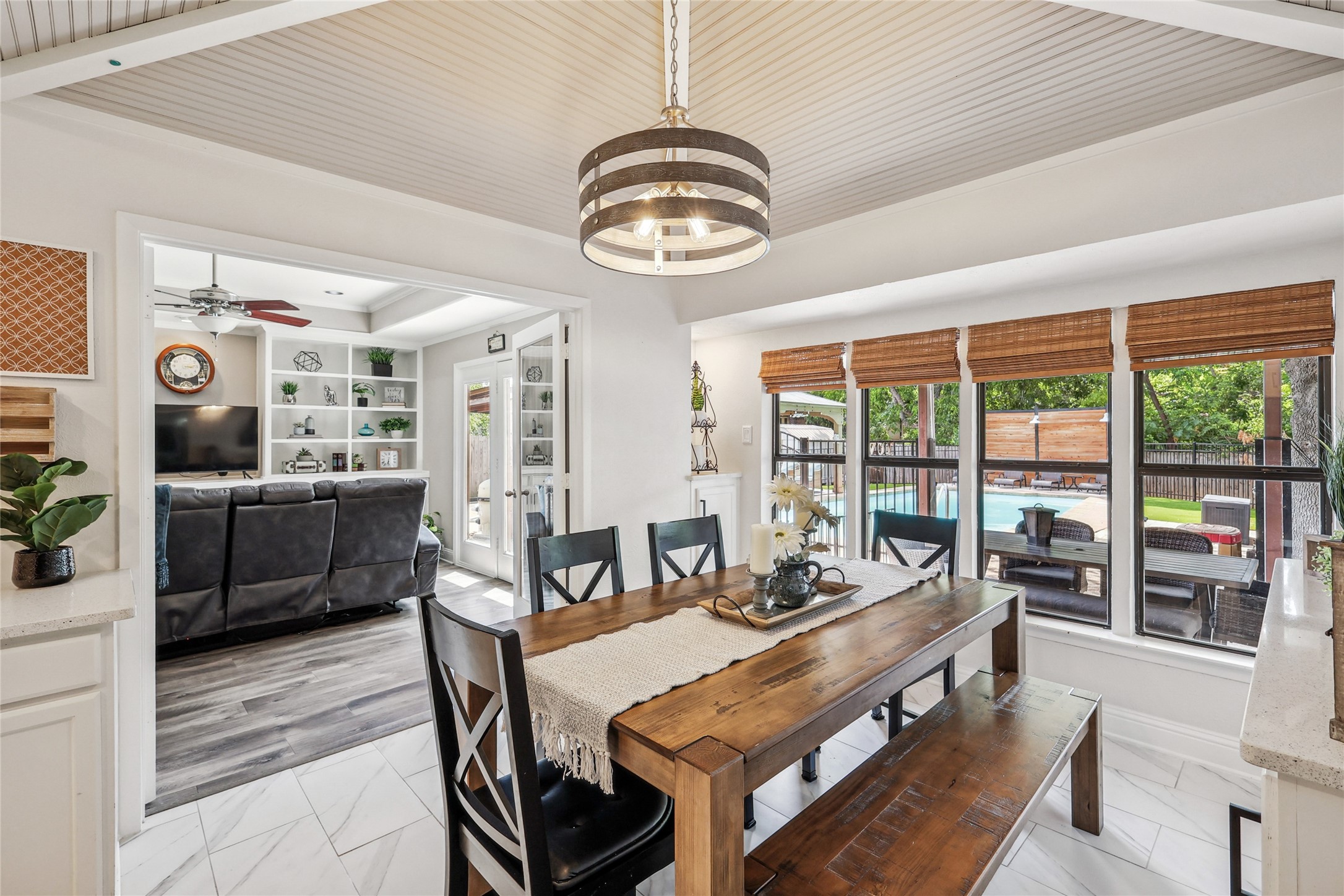 325 Pebble Knoll