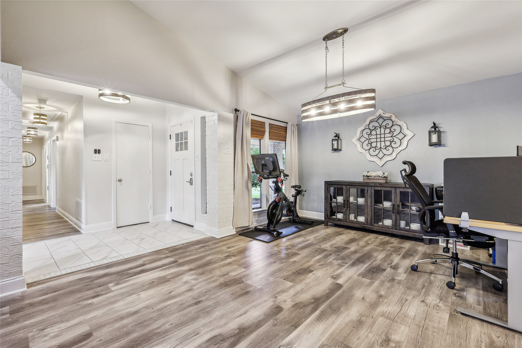 325 Pebble Knoll