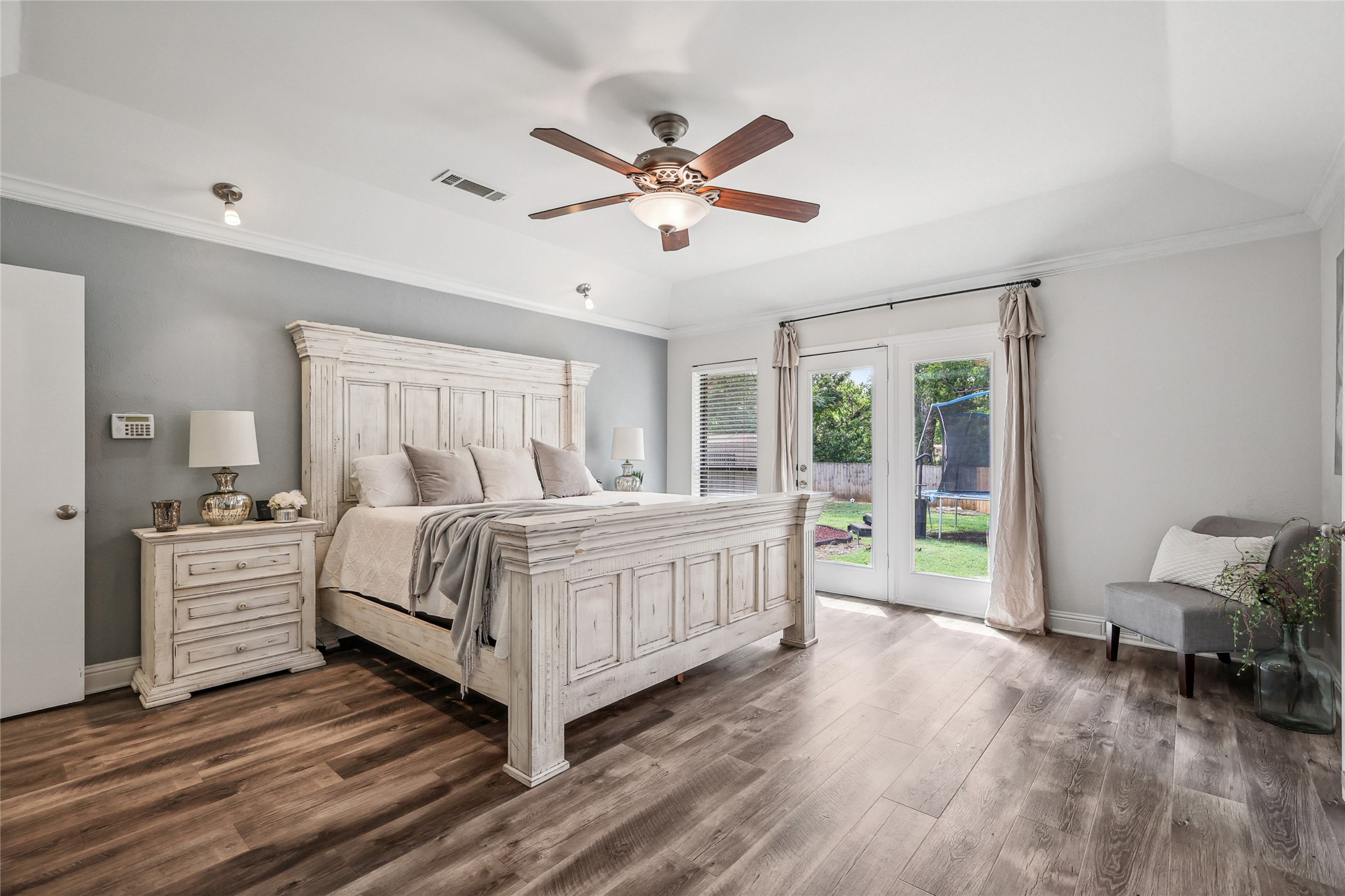 325 Pebble Knoll