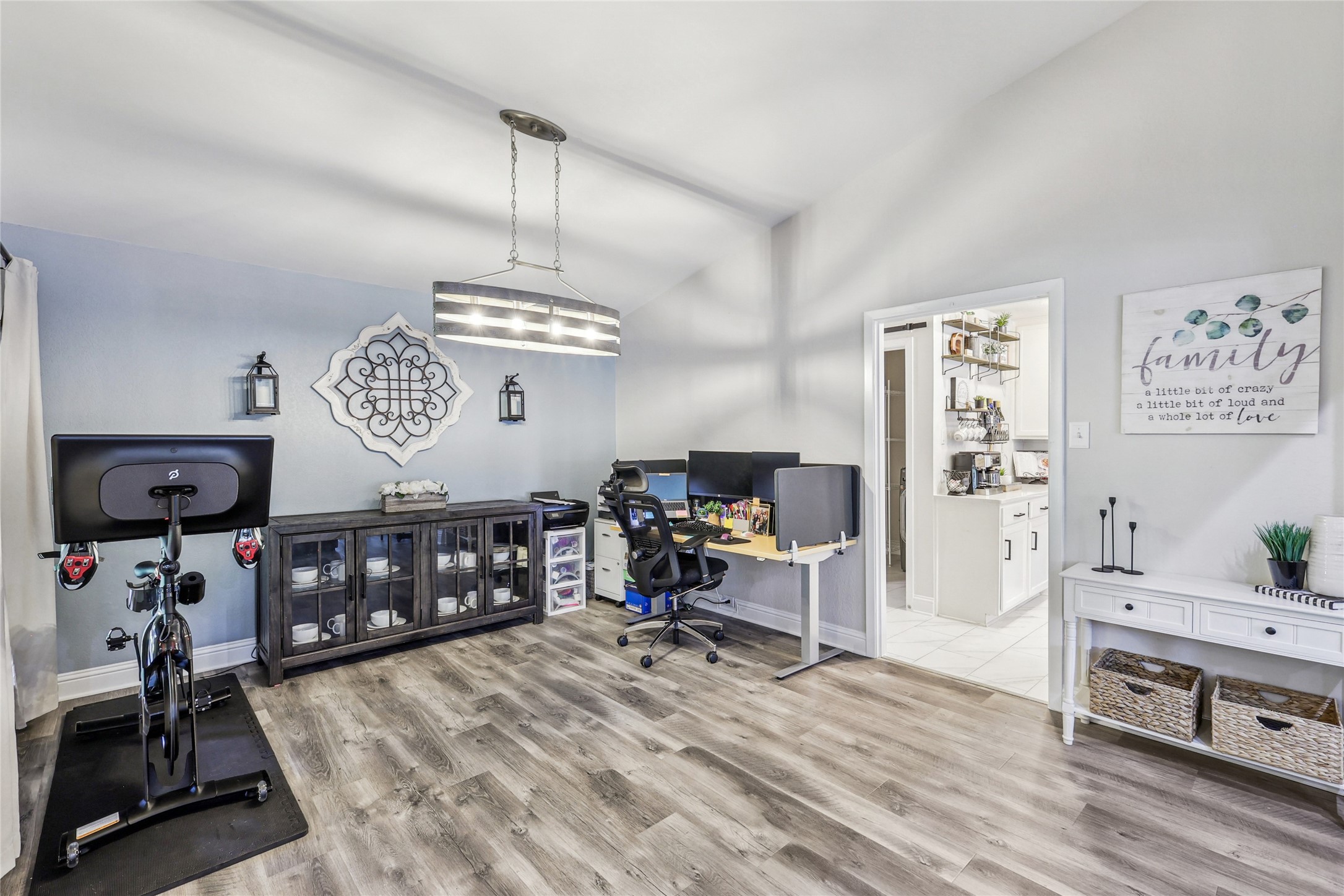 325 Pebble Knoll