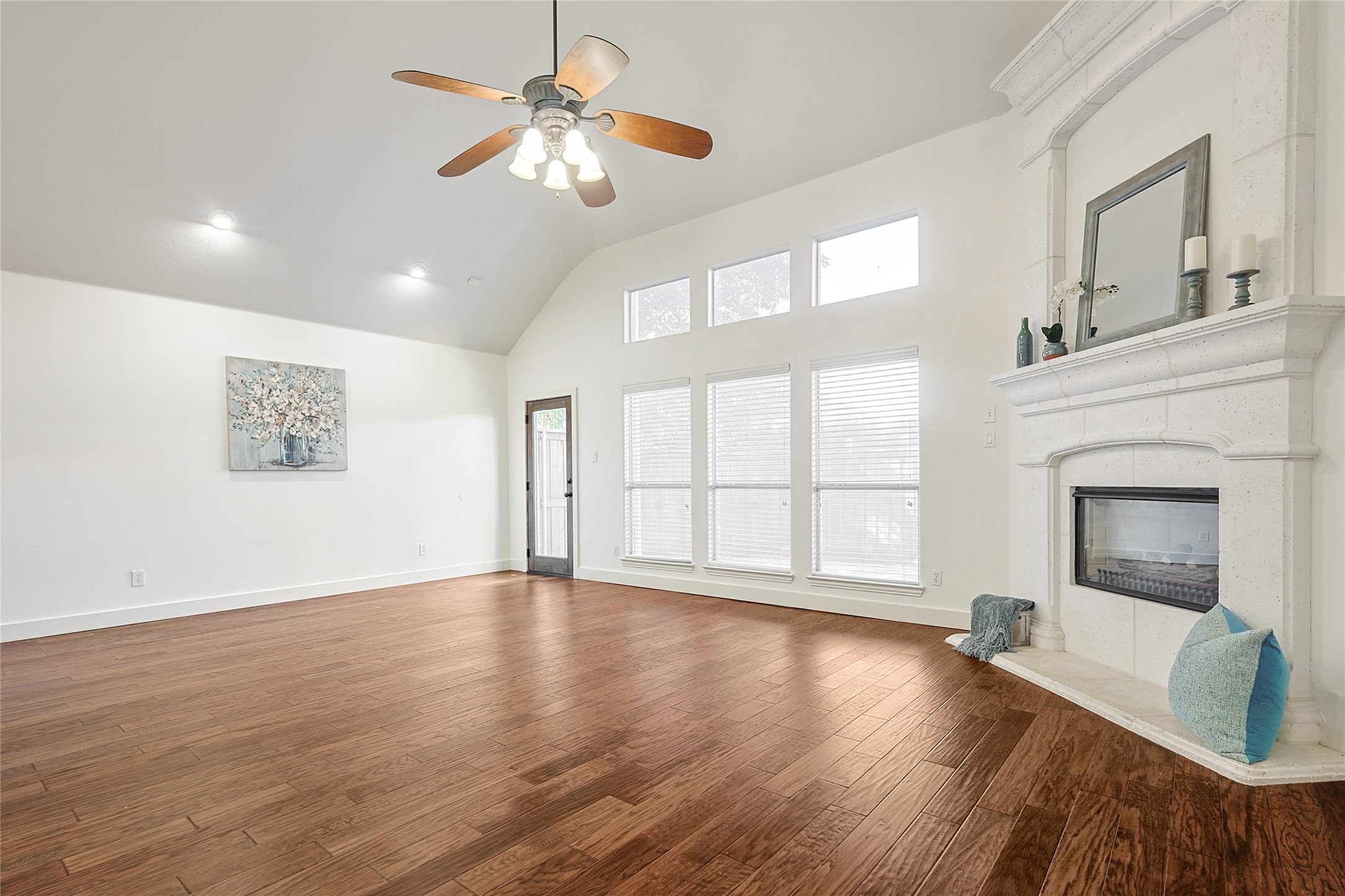 125 Turnberry Lane