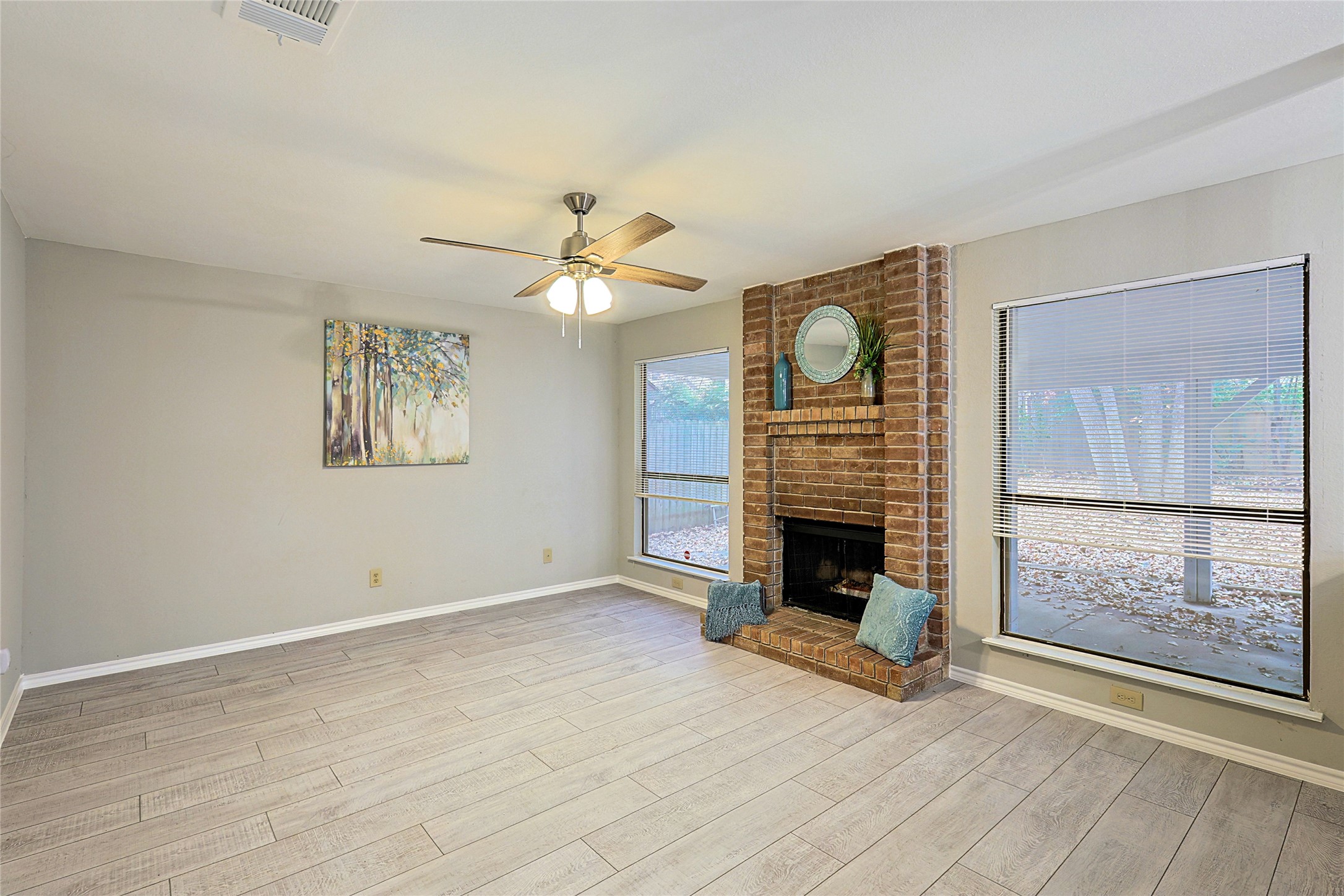 4502 Amesbury Circle