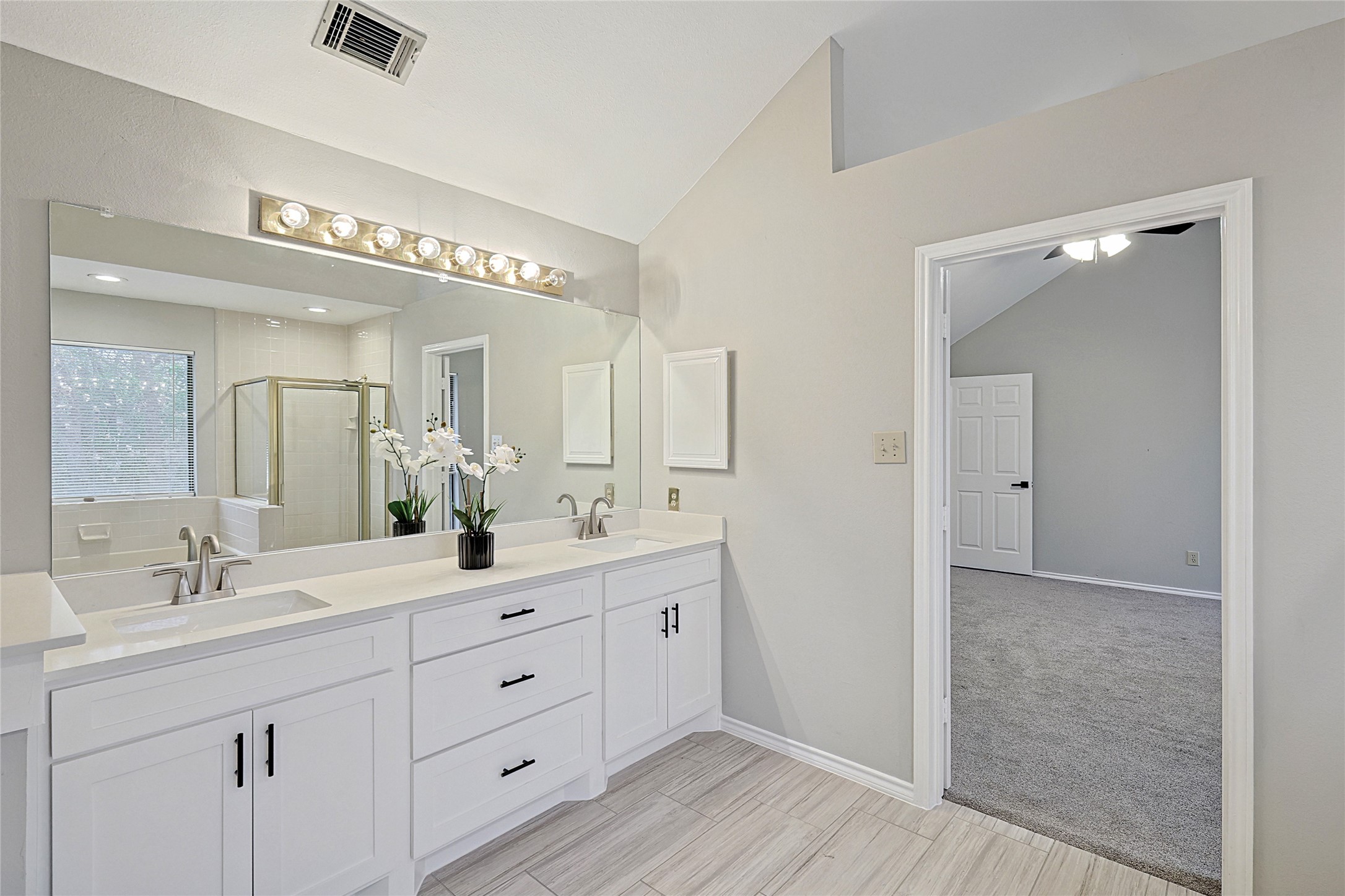 4502 Amesbury Circle