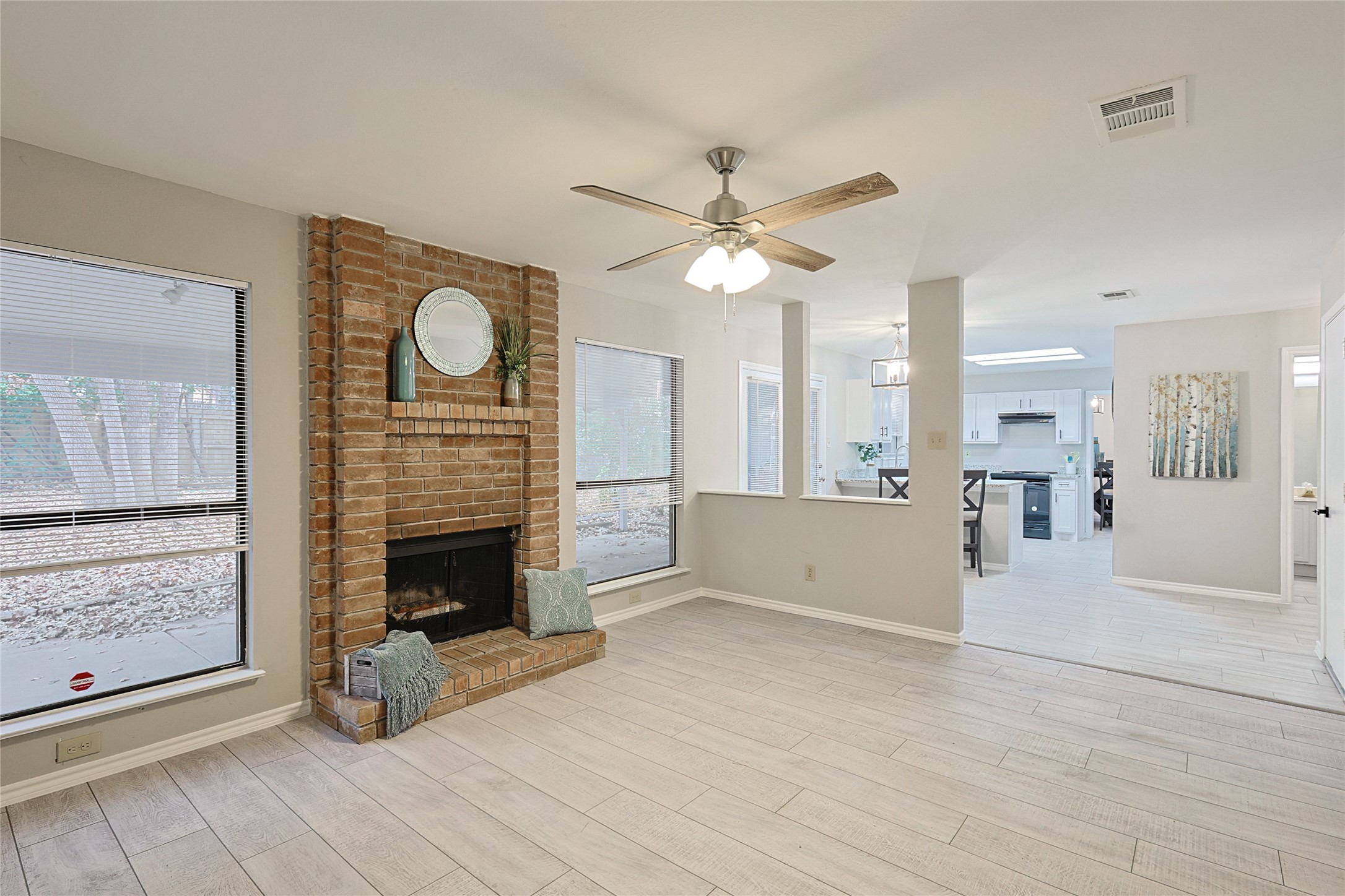 4502 Amesbury Circle