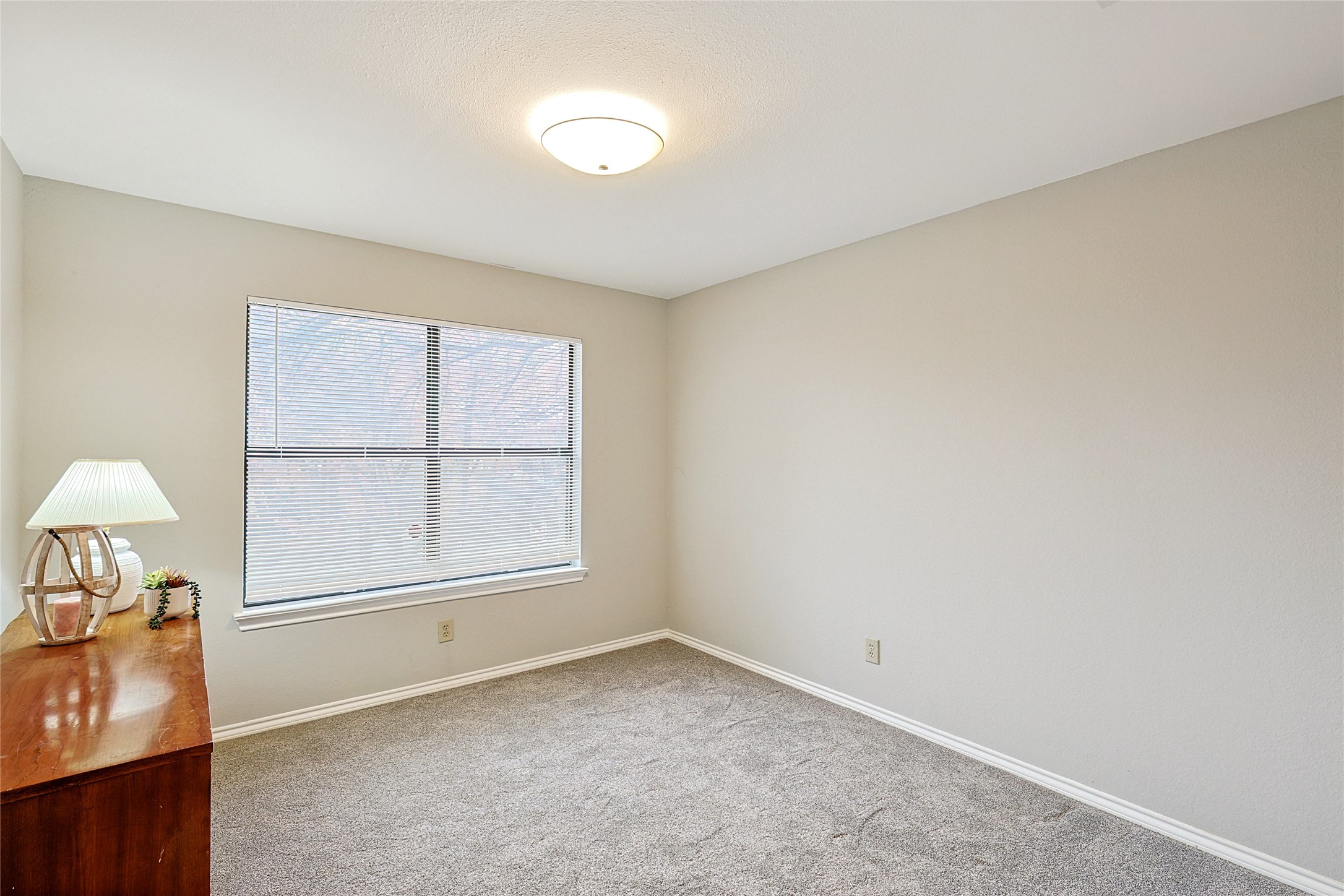 4502 Amesbury Circle