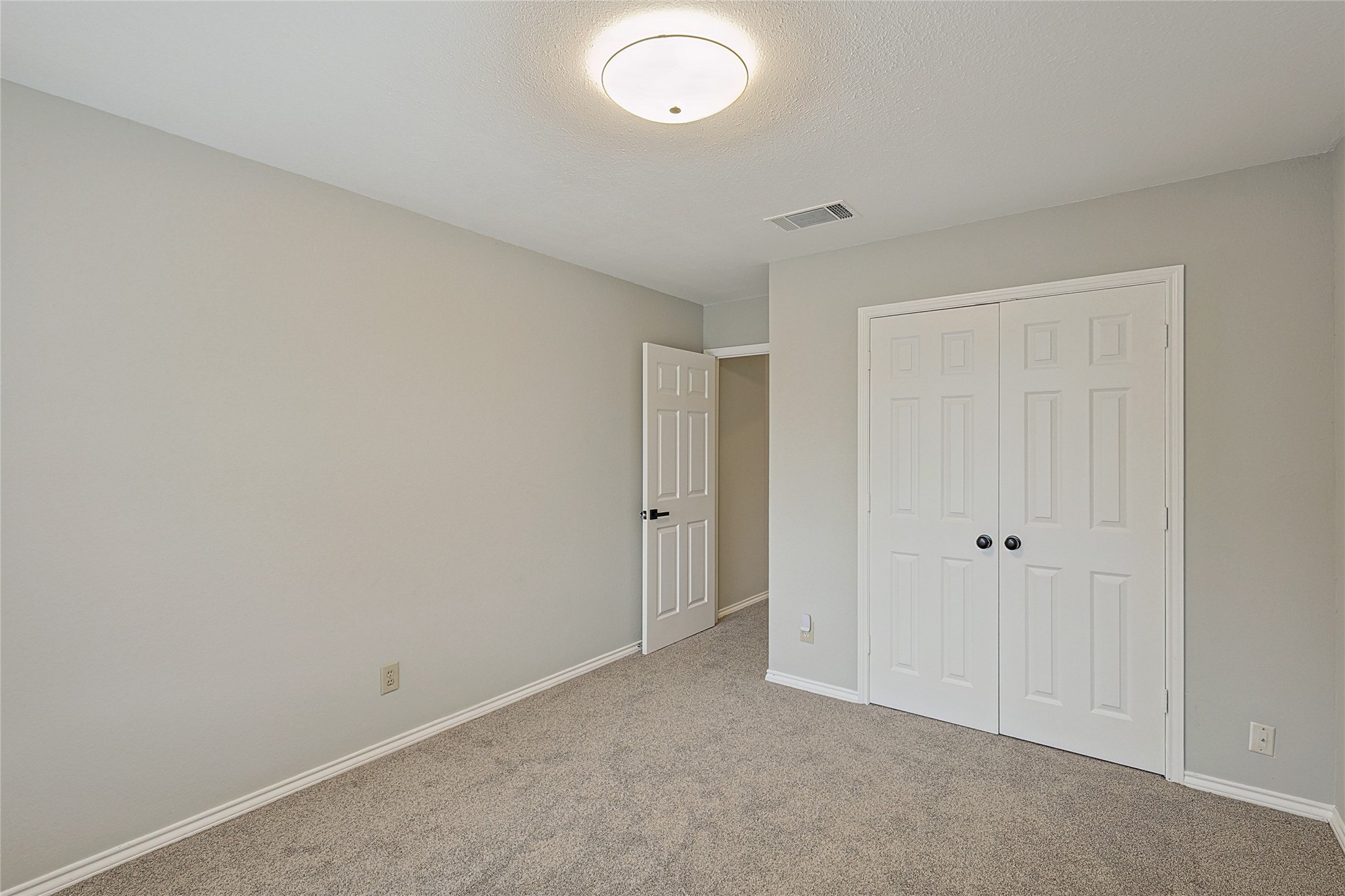 4502 Amesbury Circle